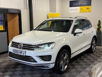 Used Volkswagen Touareg 2015 for sale - 76926465: Photo