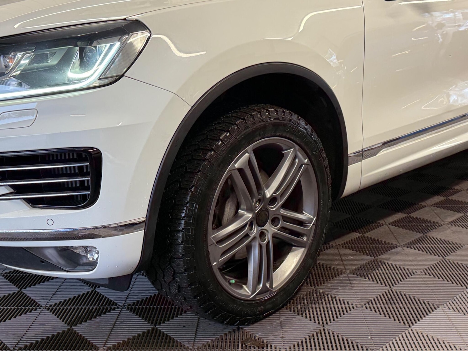 Used Volkswagen Touareg 2015 for sale - 76926465: Photo 9