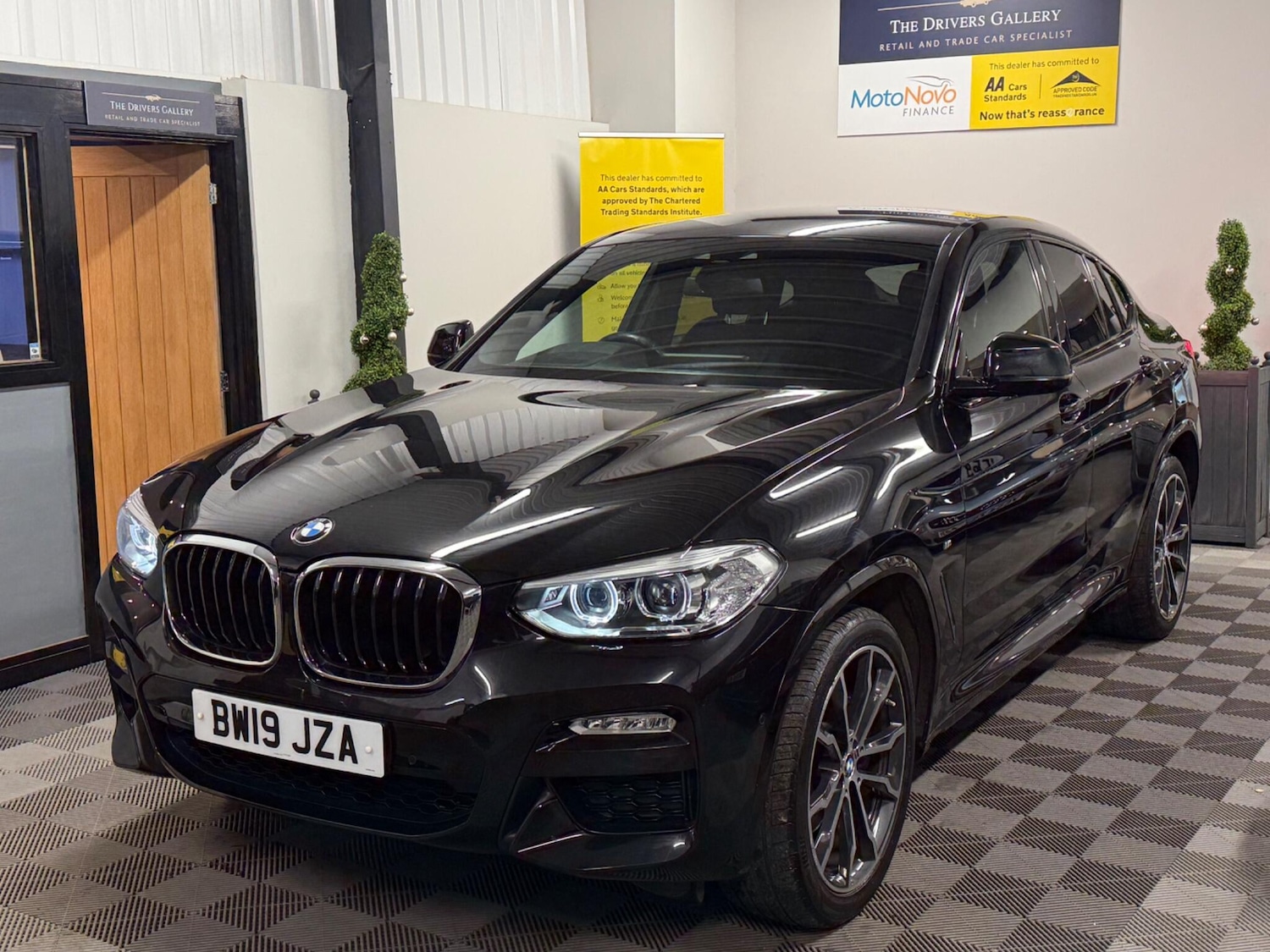 Used BMW X4 2019 for sale - 76765625: Photo 2