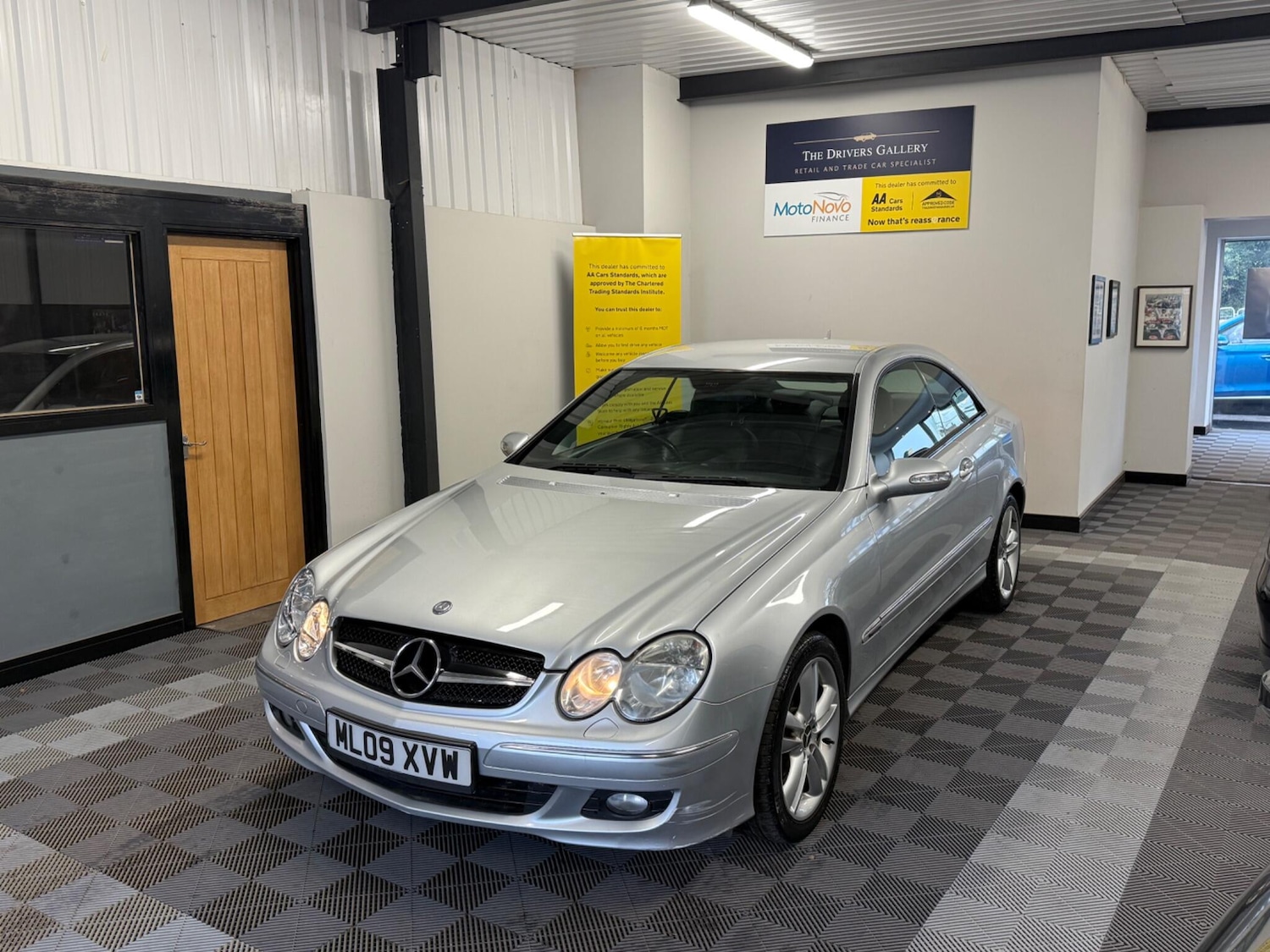 Used Mercedes-Benz CLK 2009 for sale - 76645248: Photo 1