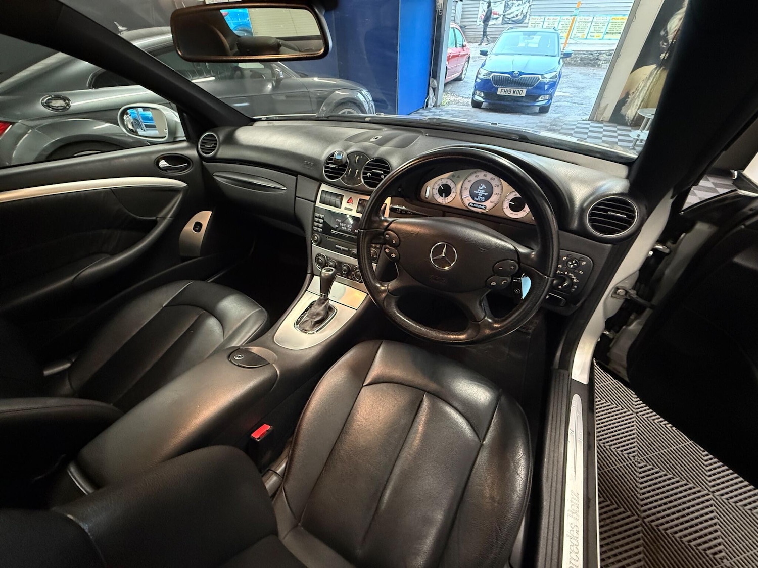 Used Mercedes-Benz CLK 2009 for sale - 76645248: Photo 17