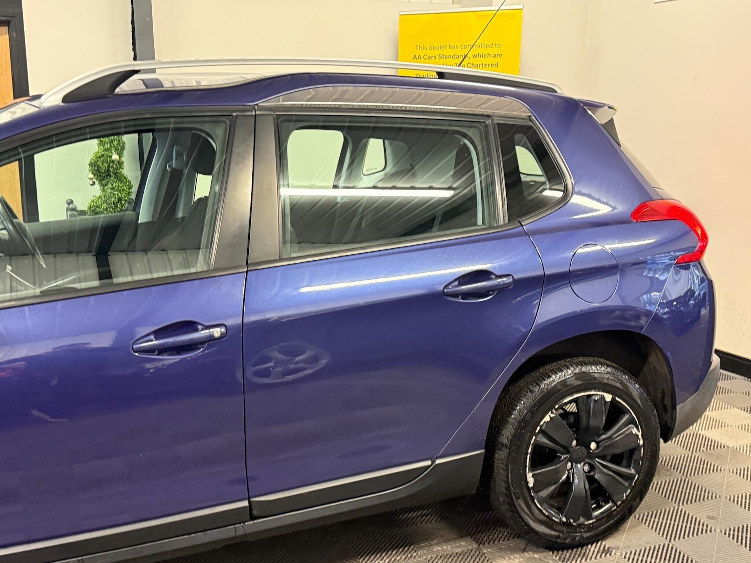 Used Peugeot 2008 2015 for sale - 77376241: Photo 17