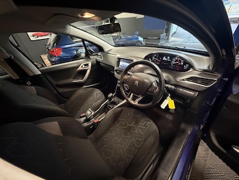 Used Peugeot 2008 2015 for sale - 77376241: Photo