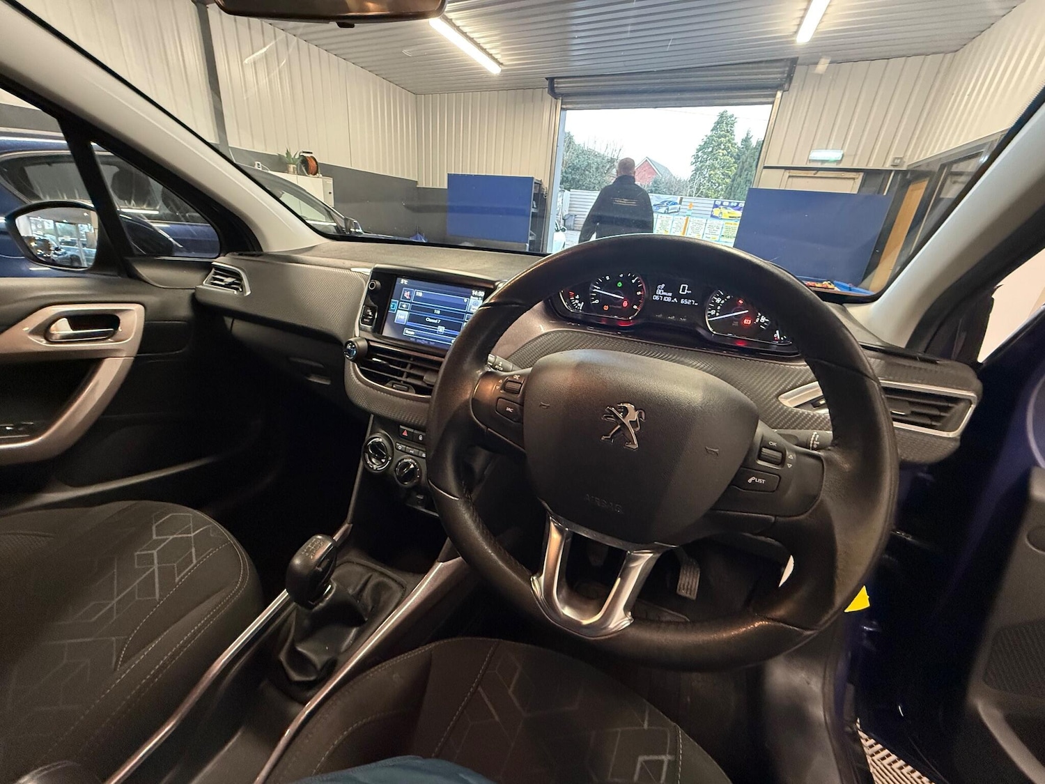 Used Peugeot 2008 2015 for sale - 77376241: Photo 6