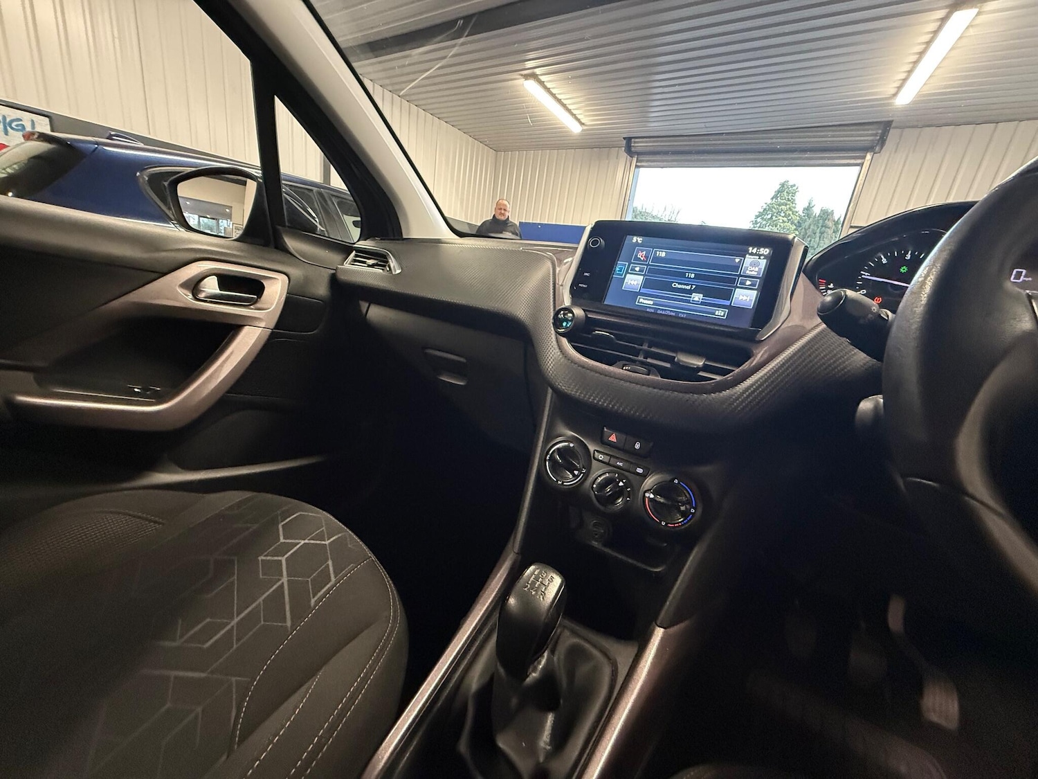 Used Peugeot 2008 2015 for sale - 77376241: Photo 9