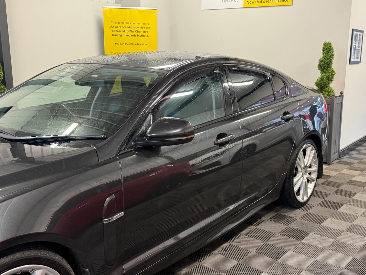 Used Jaguar XF 2011 for sale - 77468112: Photo 10
