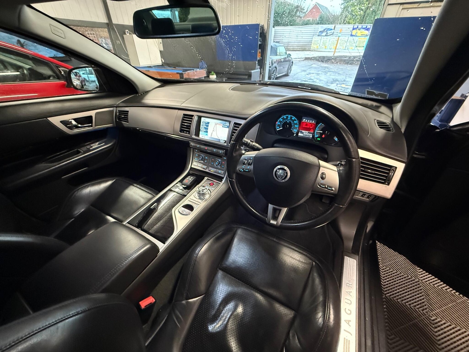 Used Jaguar XF 2011 for sale - 77468112: Photo 15