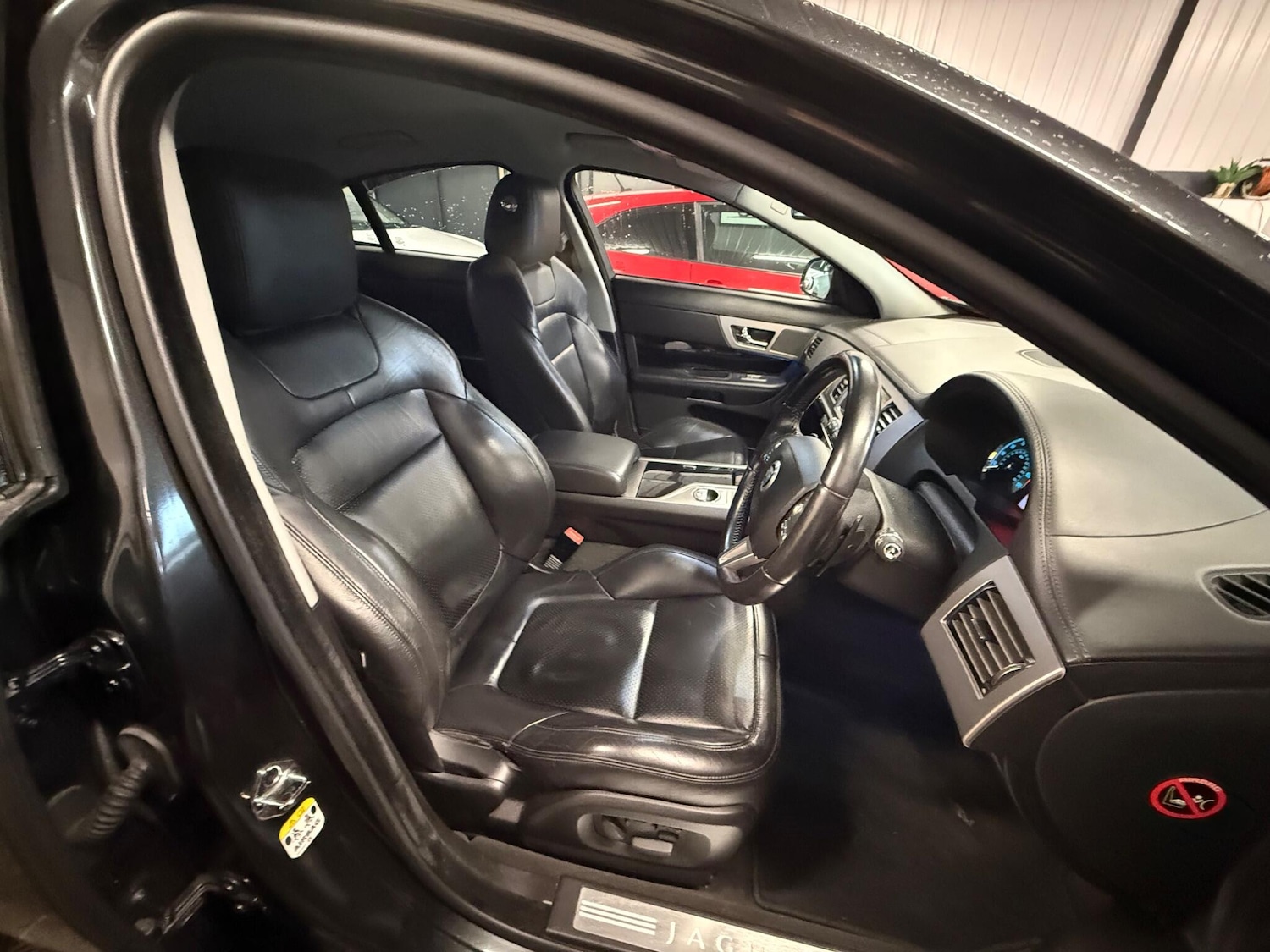 Used Jaguar XF 2011 for sale - 77468112: Photo 20