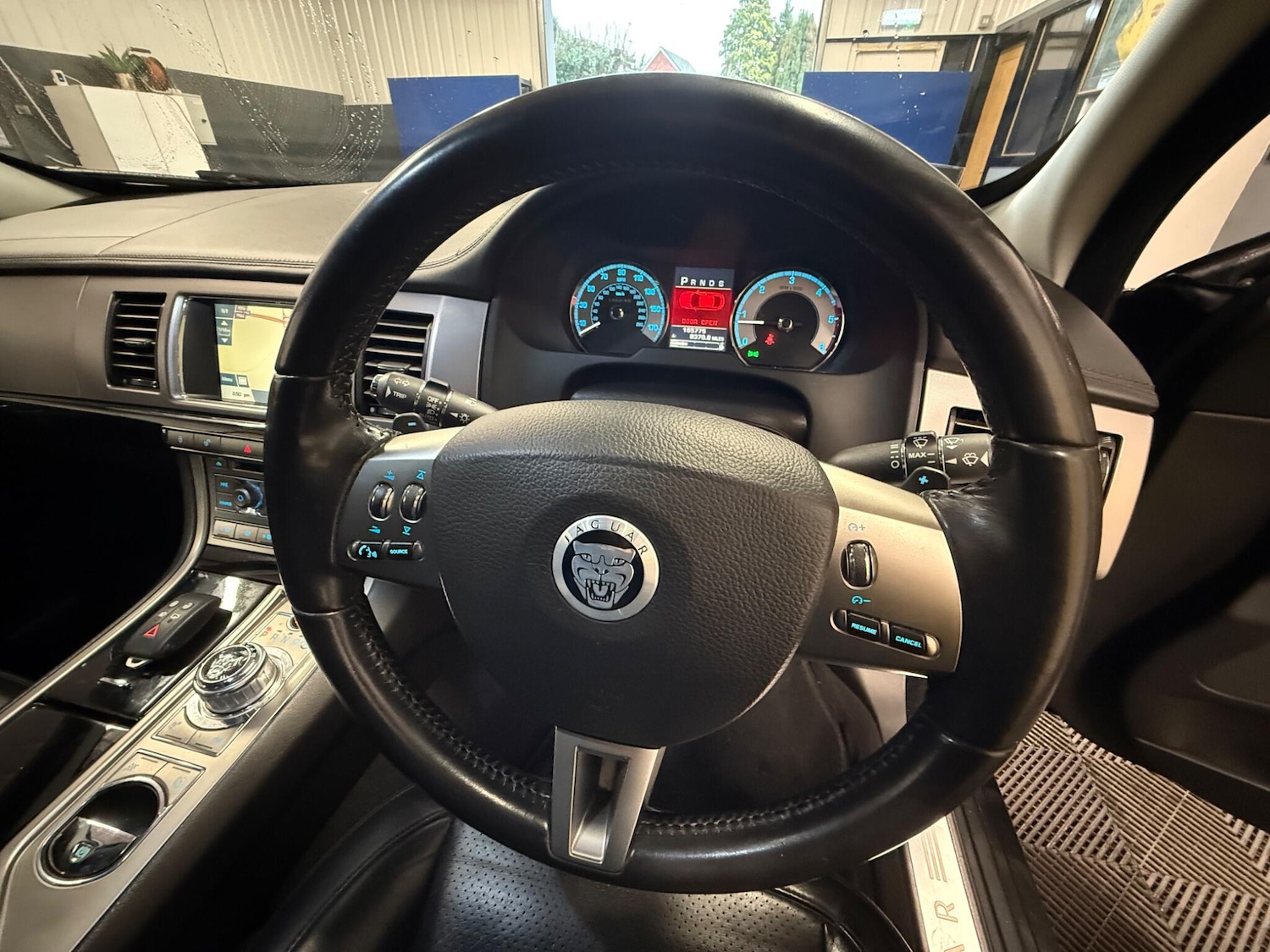 Used Jaguar XF 2011 for sale - 77468112: Photo 22