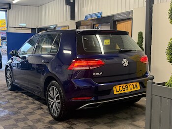 Used Volkswagen Golf 2018 for sale - 77496588: Photo
