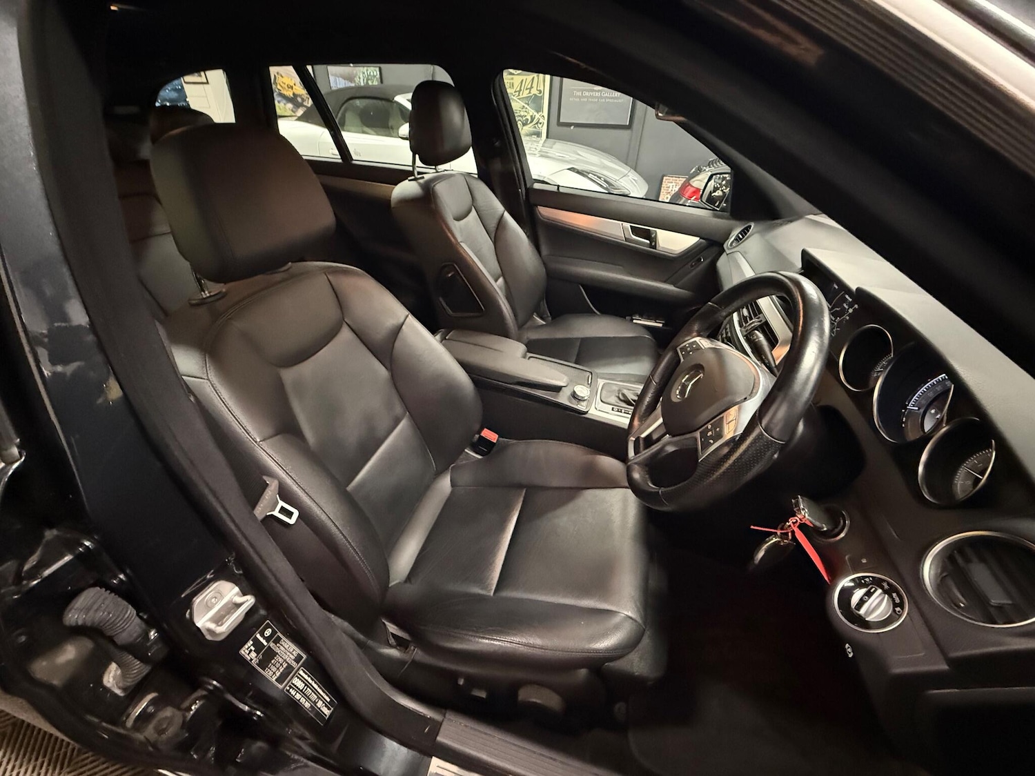 Used Mercedes-Benz C Class 2011 for sale - 77305914: Photo 6