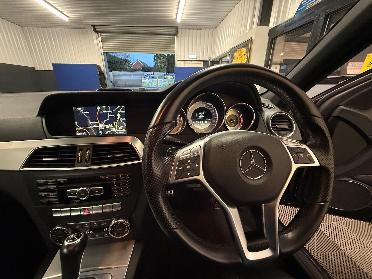 Used Mercedes-Benz C Class 2011 for sale - 77305914: Photo 9