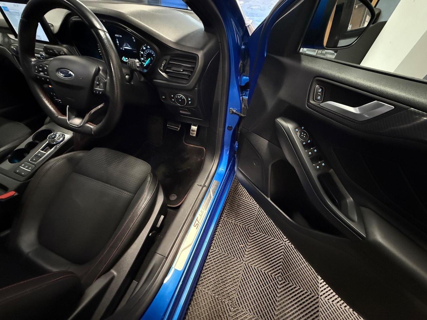 Used Ford Focus 2018 for sale - 77131708: Photo 13