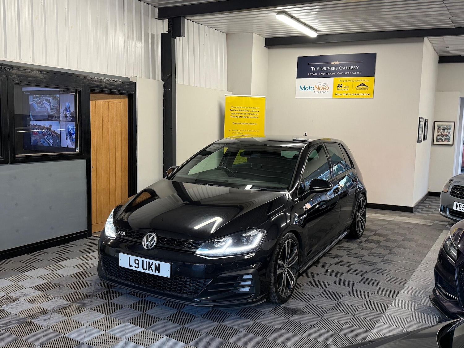 Used Volkswagen Golf 2017 for sale - 76607751: Photo 1