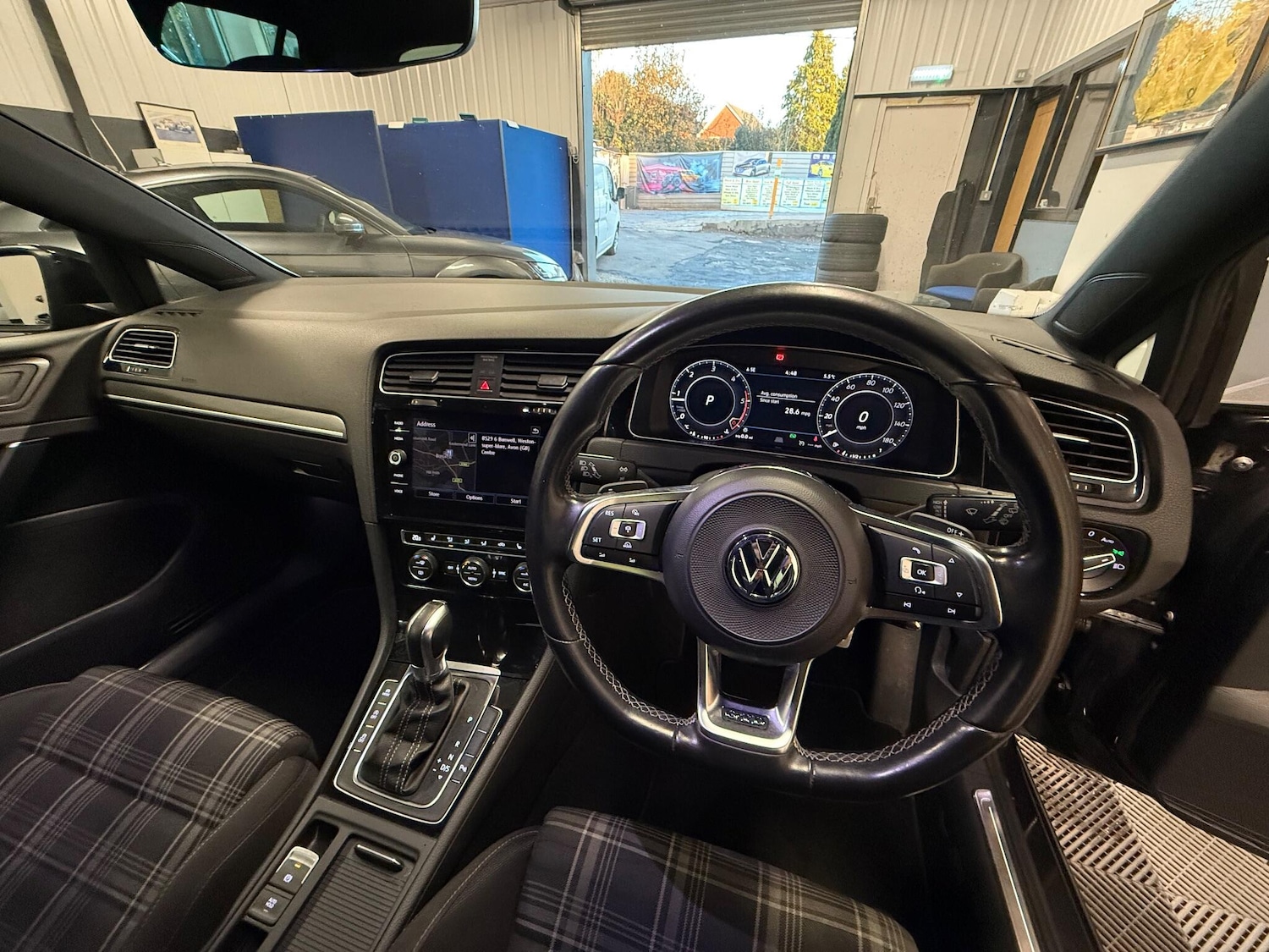 Used Volkswagen Golf 2017 for sale - 76607751: Photo 10