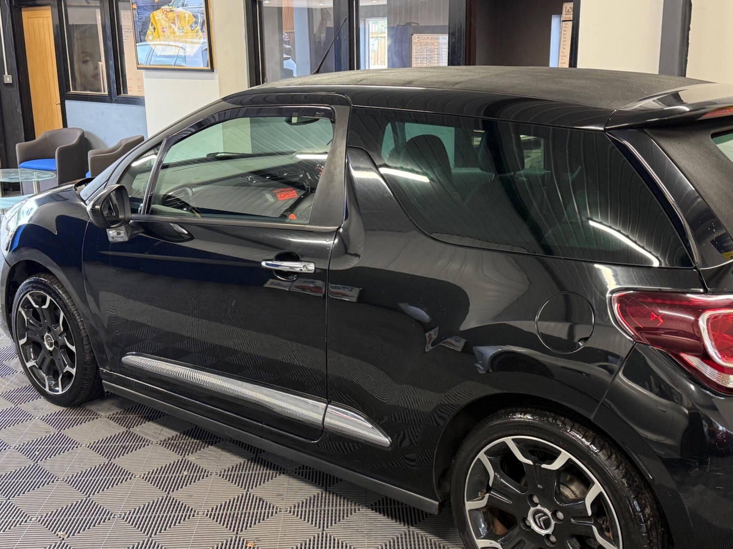 Used Citroen DS3 2014 for sale - 76992042: Photo 16