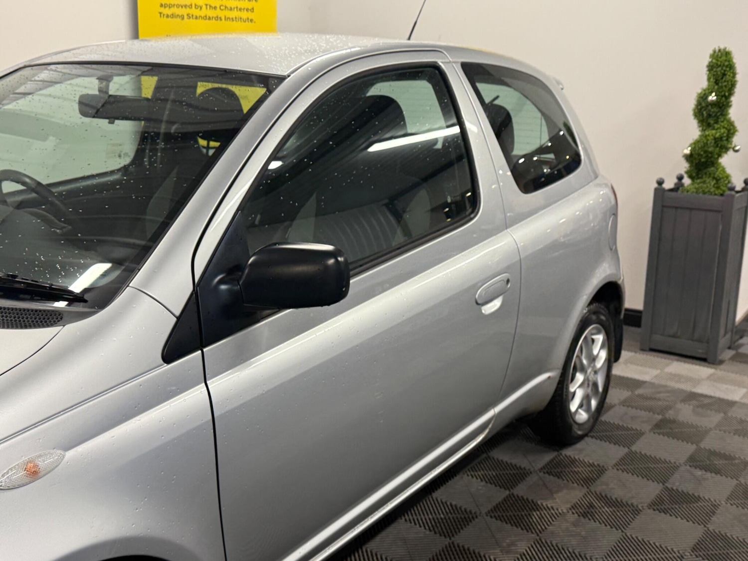 Used Toyota Yaris 2004 for sale - 76752404: Photo 10