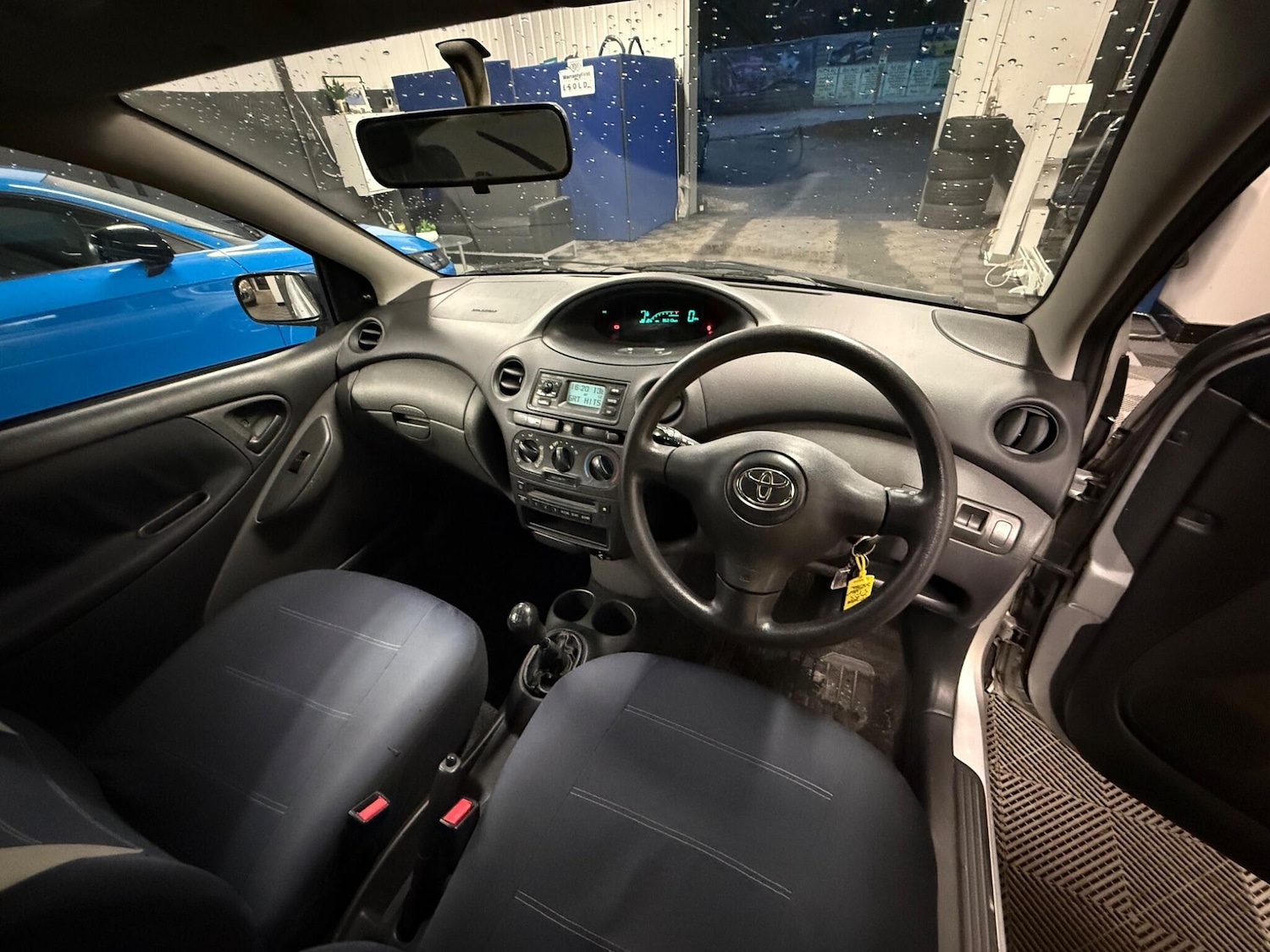 Used Toyota Yaris 2004 for sale - 76752404: Photo 17