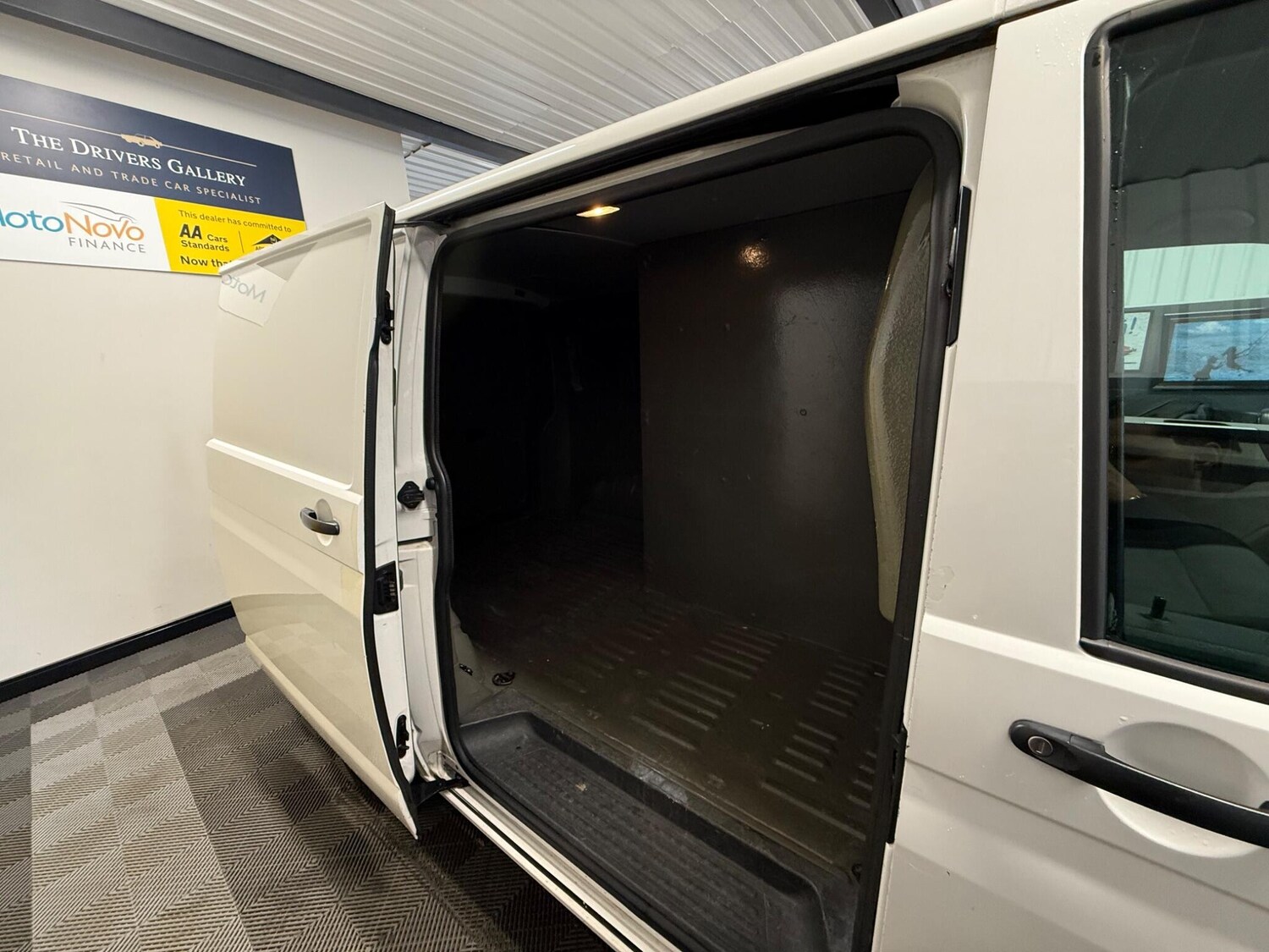 Used Volkswagen Transporter for sale - 78047551: Photo 23