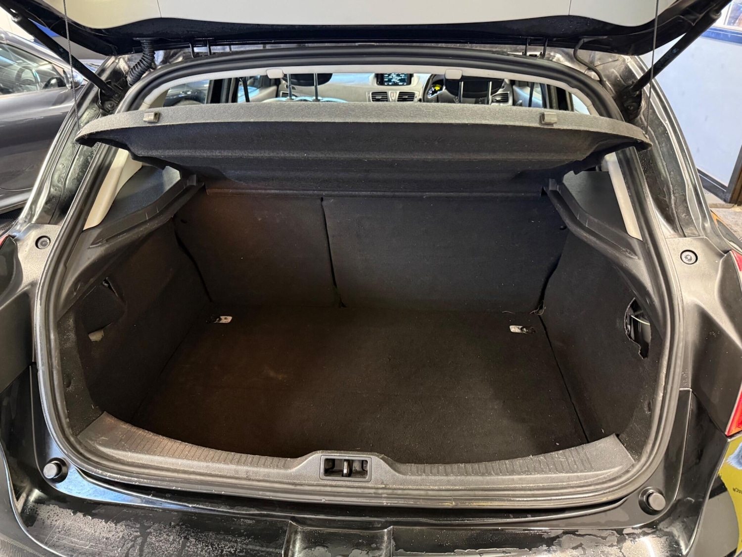 Used Renault Megane 2015 for sale - 77156460: Photo 15