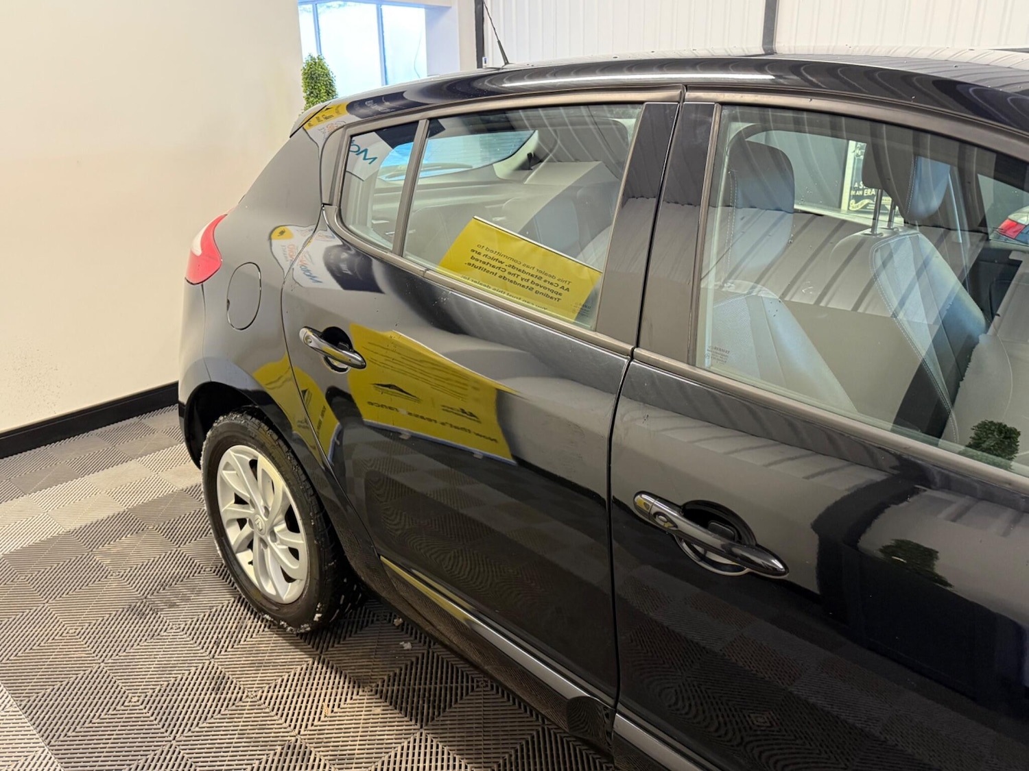 Used Renault Megane 2015 for sale - 77156460: Photo 4