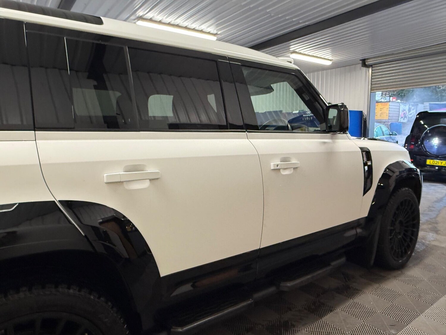 Used Land Rover Defender 110 for sale - 77573989: Photo 29