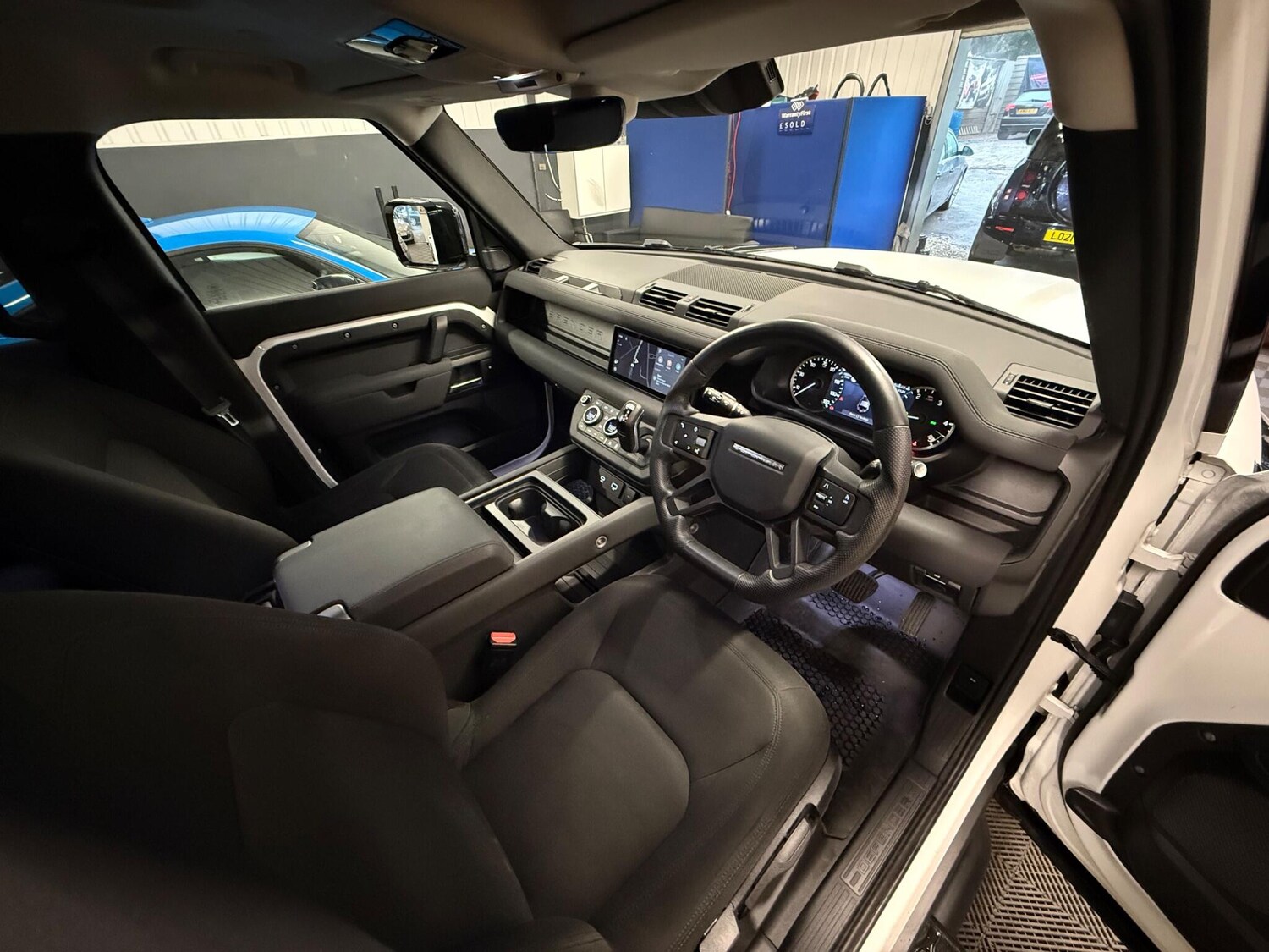 Used Land Rover Defender 110 for sale - 77573989: Photo 4