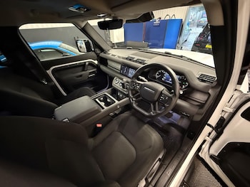 Used Land Rover Defender 110 2022 for sale - 77573989: Photo