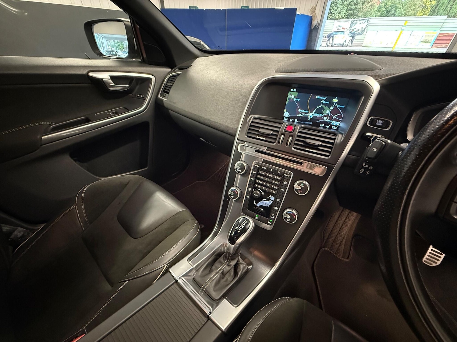 Used Volvo XC60 2017 for sale - 76042188: Photo 12