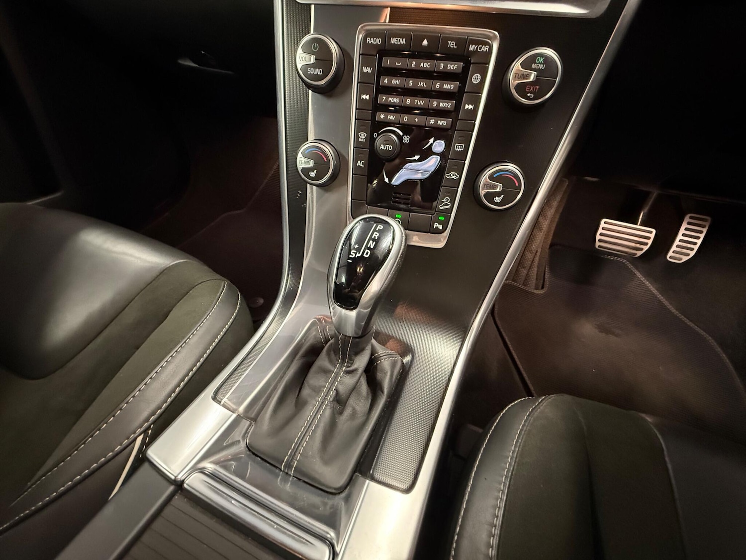 Used Volvo XC60 2017 for sale - 76042188: Photo 13