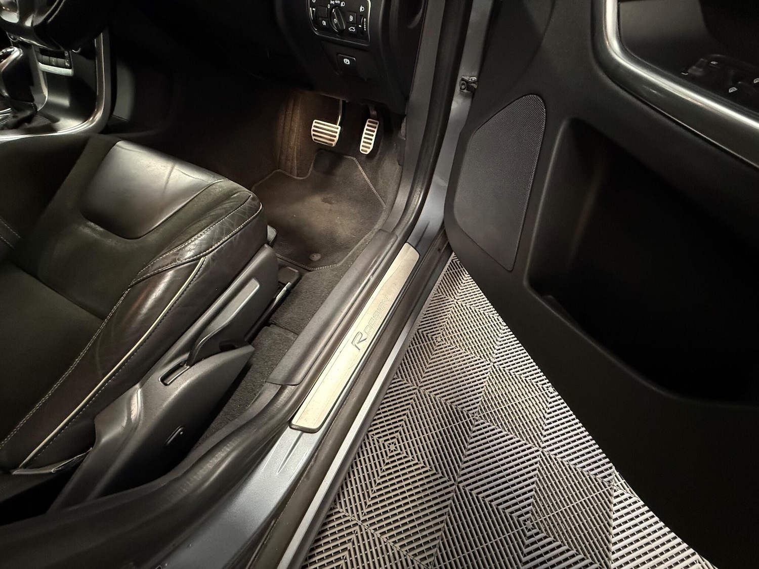 Used Volvo XC60 2017 for sale - 76042188: Photo 16