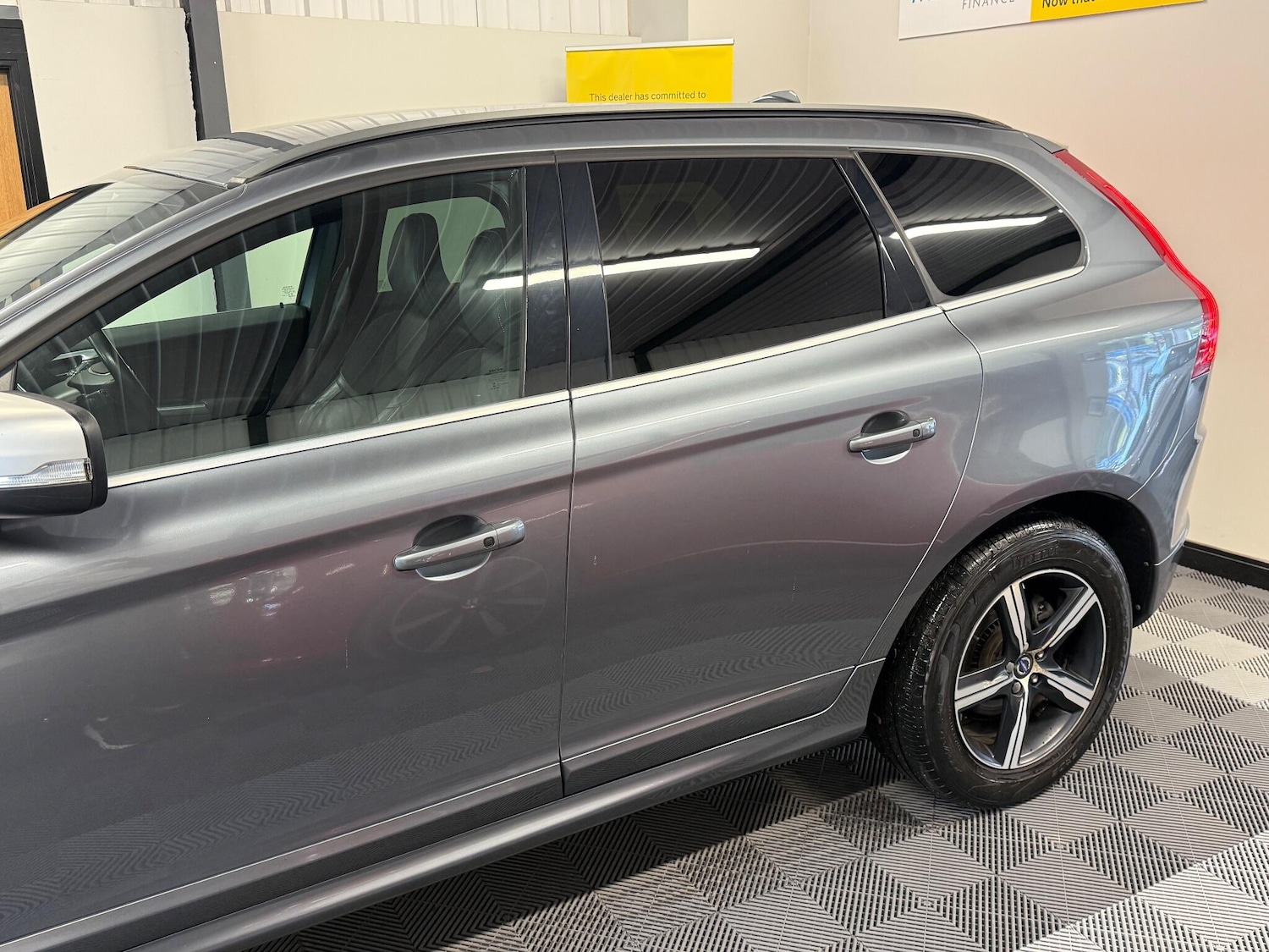 Used Volvo XC60 2017 for sale - 76042188: Photo 21