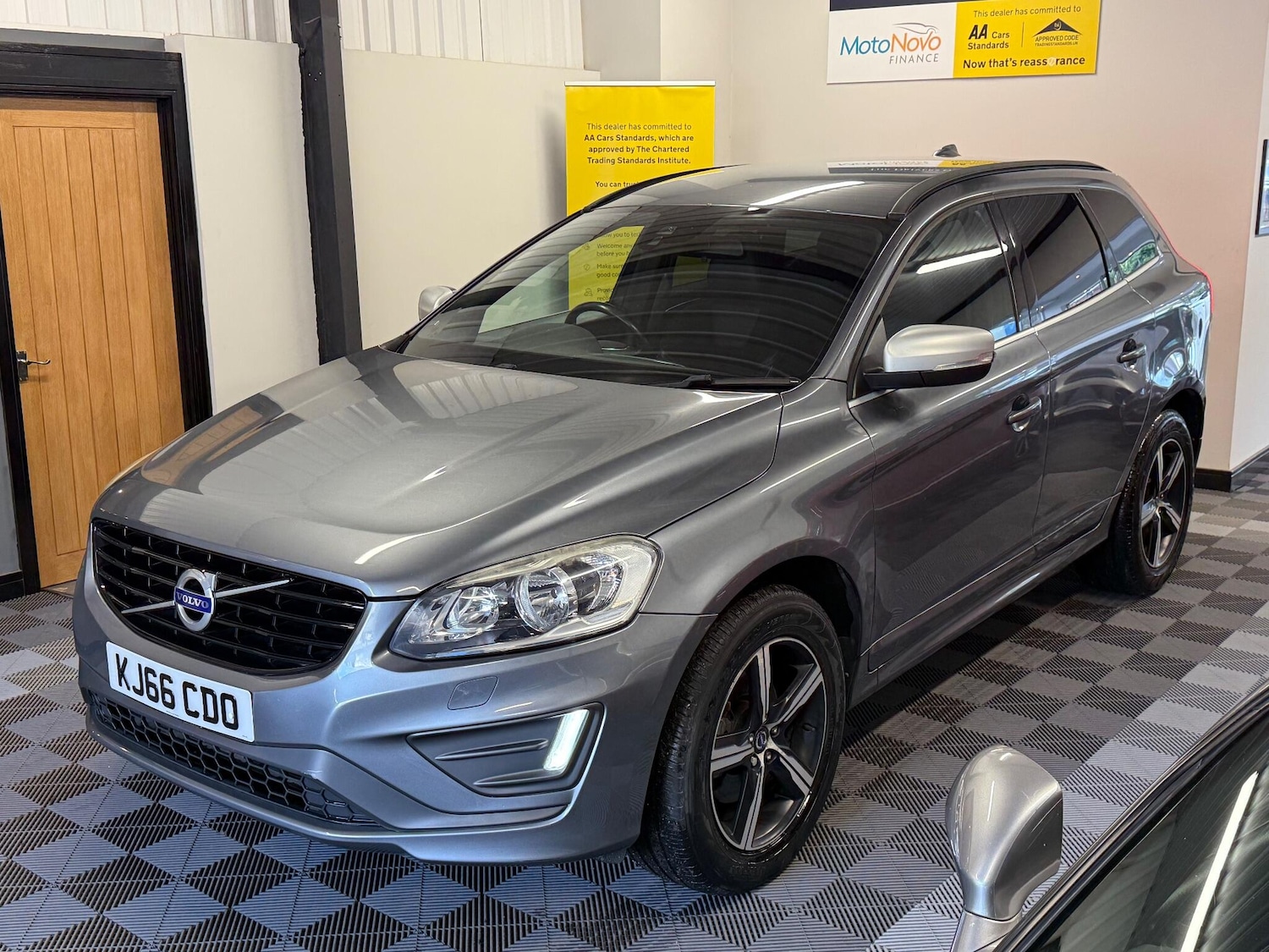 Used Volvo XC60 2017 for sale - 76042188: Photo 23