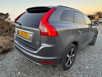 Used Volvo XC60 2017 for sale - 76042188: Photo 2