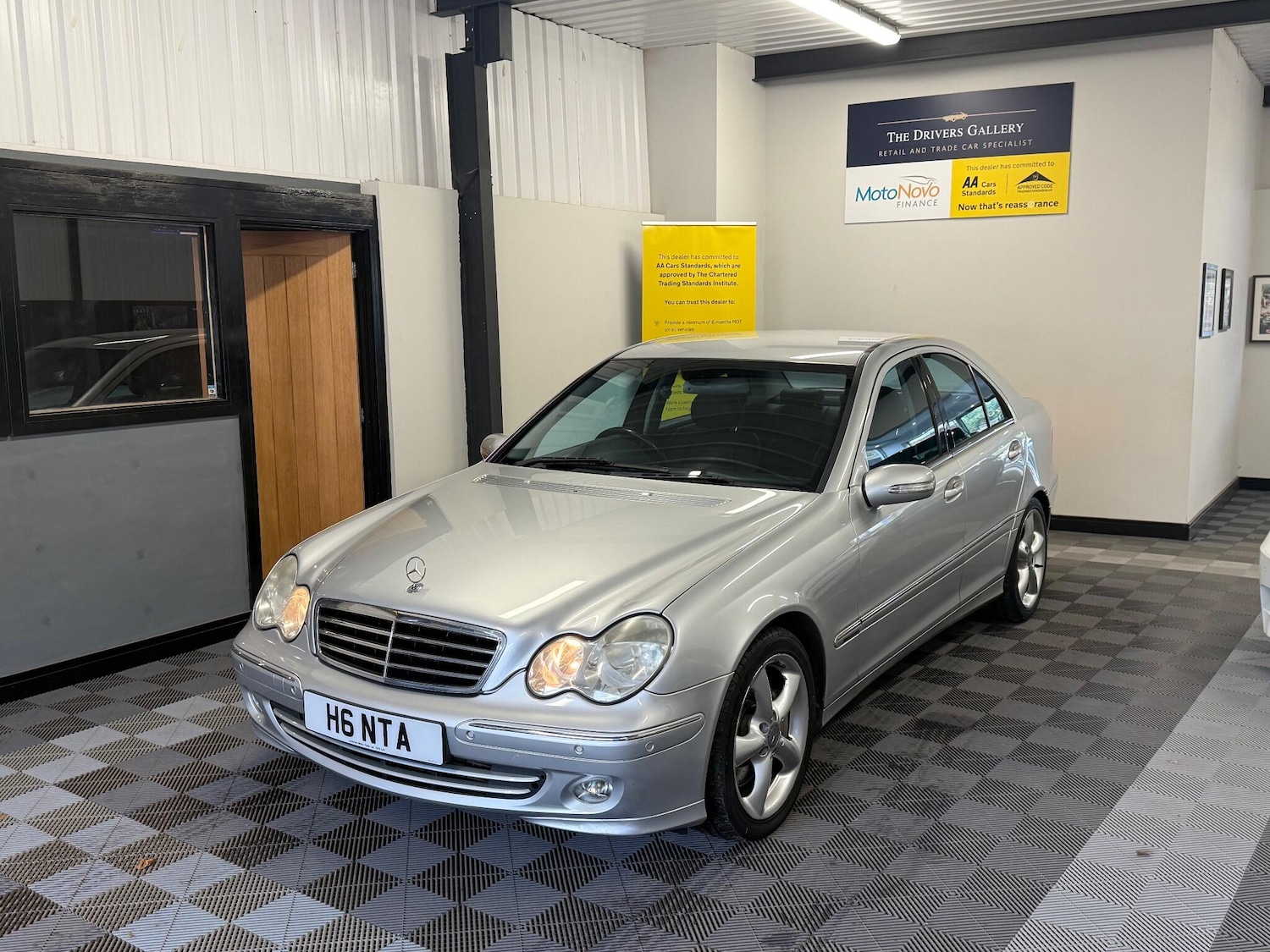 Used Mercedes-Benz C Class 2004 for sale - 76441022: Photo 1