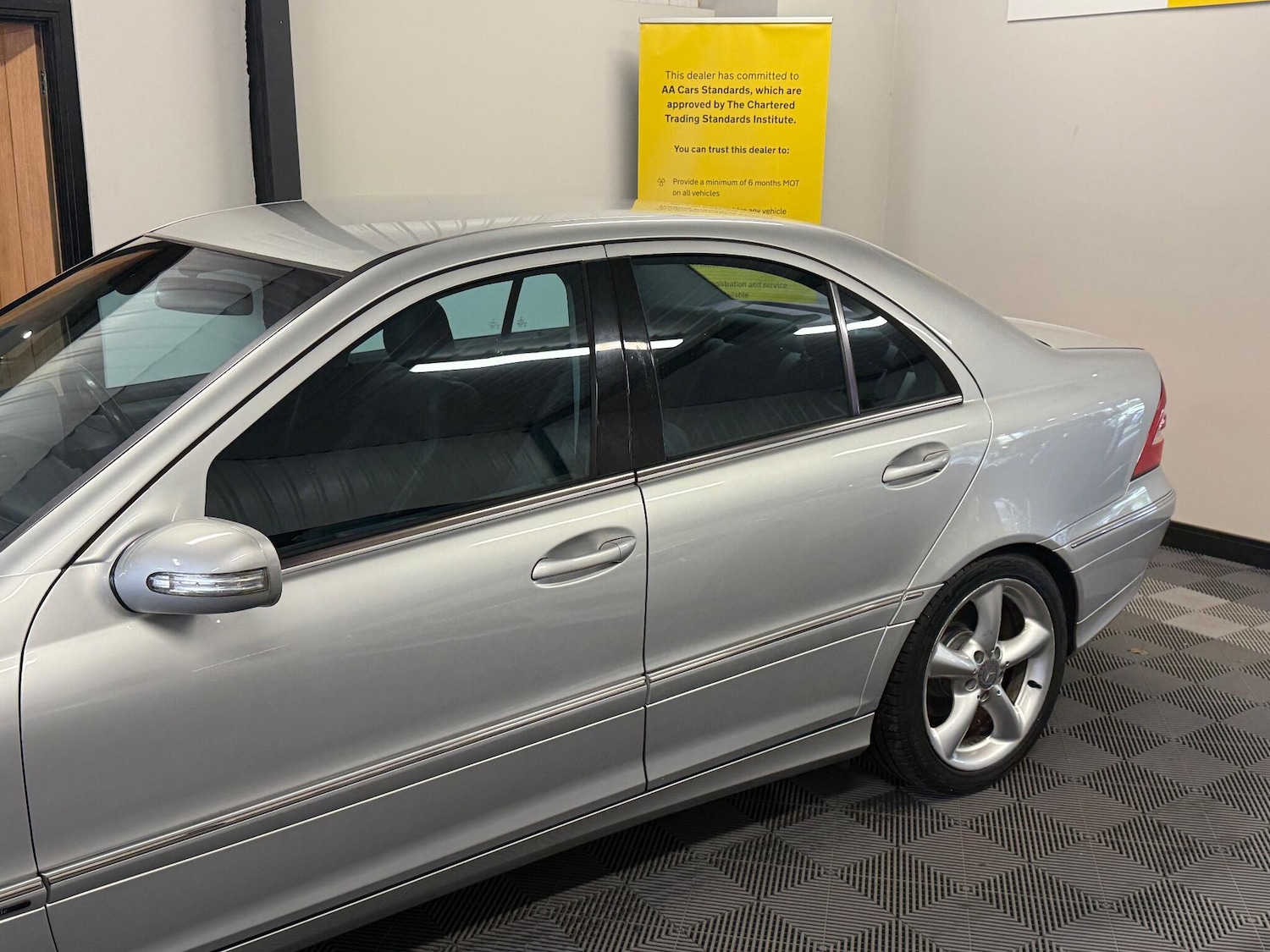 Used Mercedes-Benz C Class 2004 for sale - 76441022: Photo 18