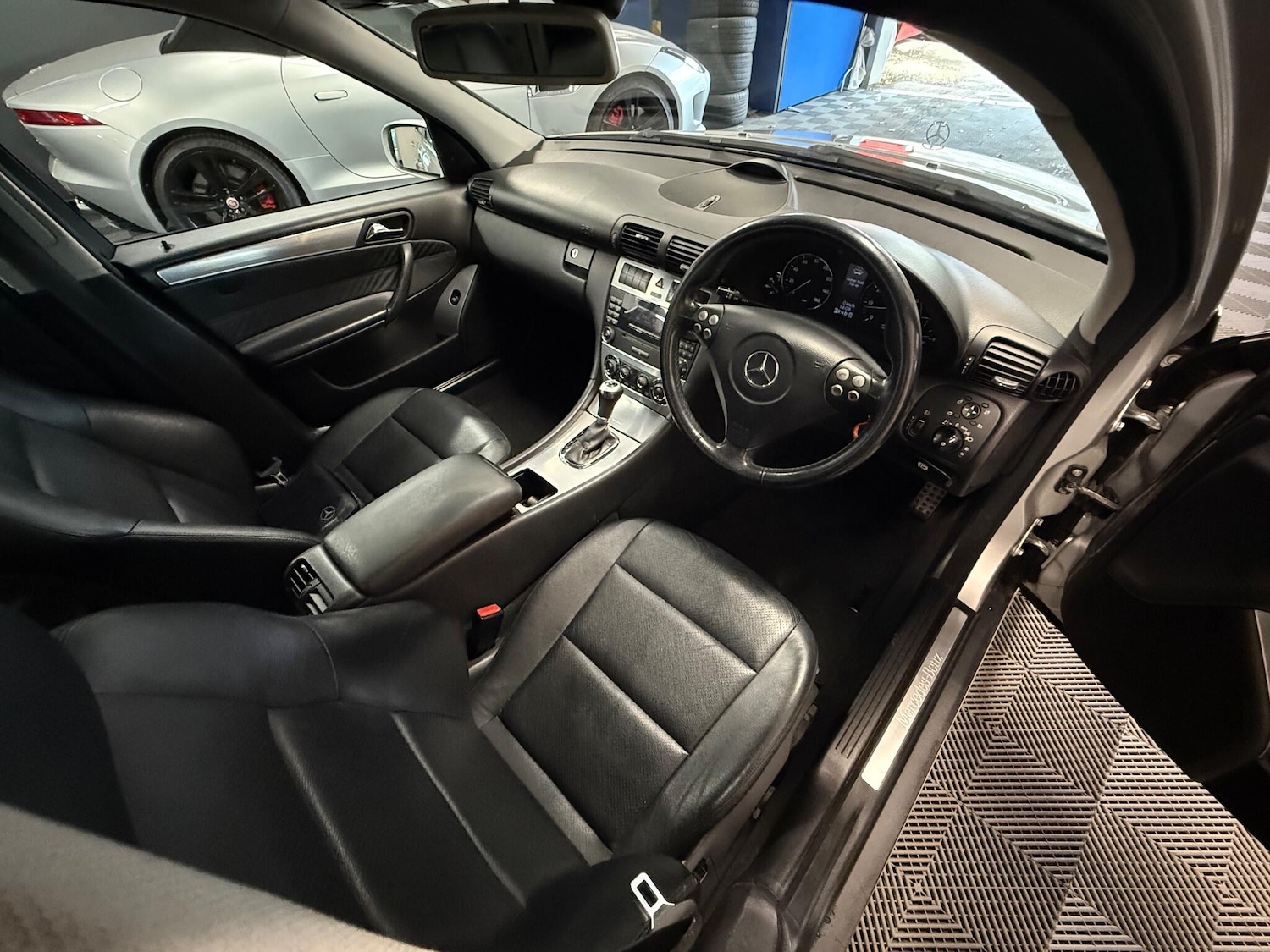 Used Mercedes-Benz C Class 2004 for sale - 76441022: Photo 4