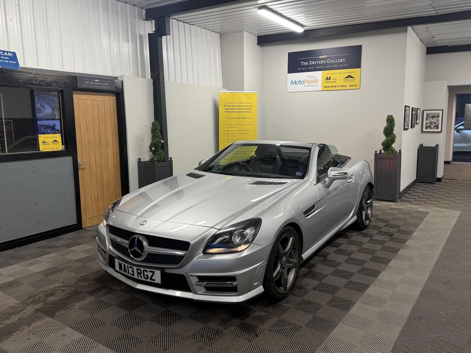 Used Mercedes-Benz SLK 2013 for sale - 77387316: Photo 1