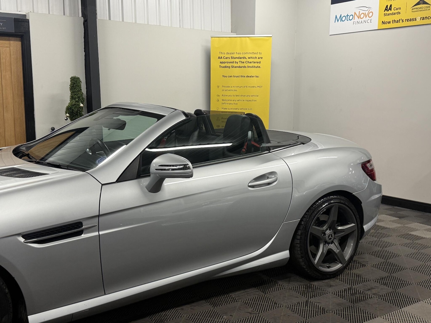 Used Mercedes-Benz SLK 2013 for sale - 77387316: Photo 14