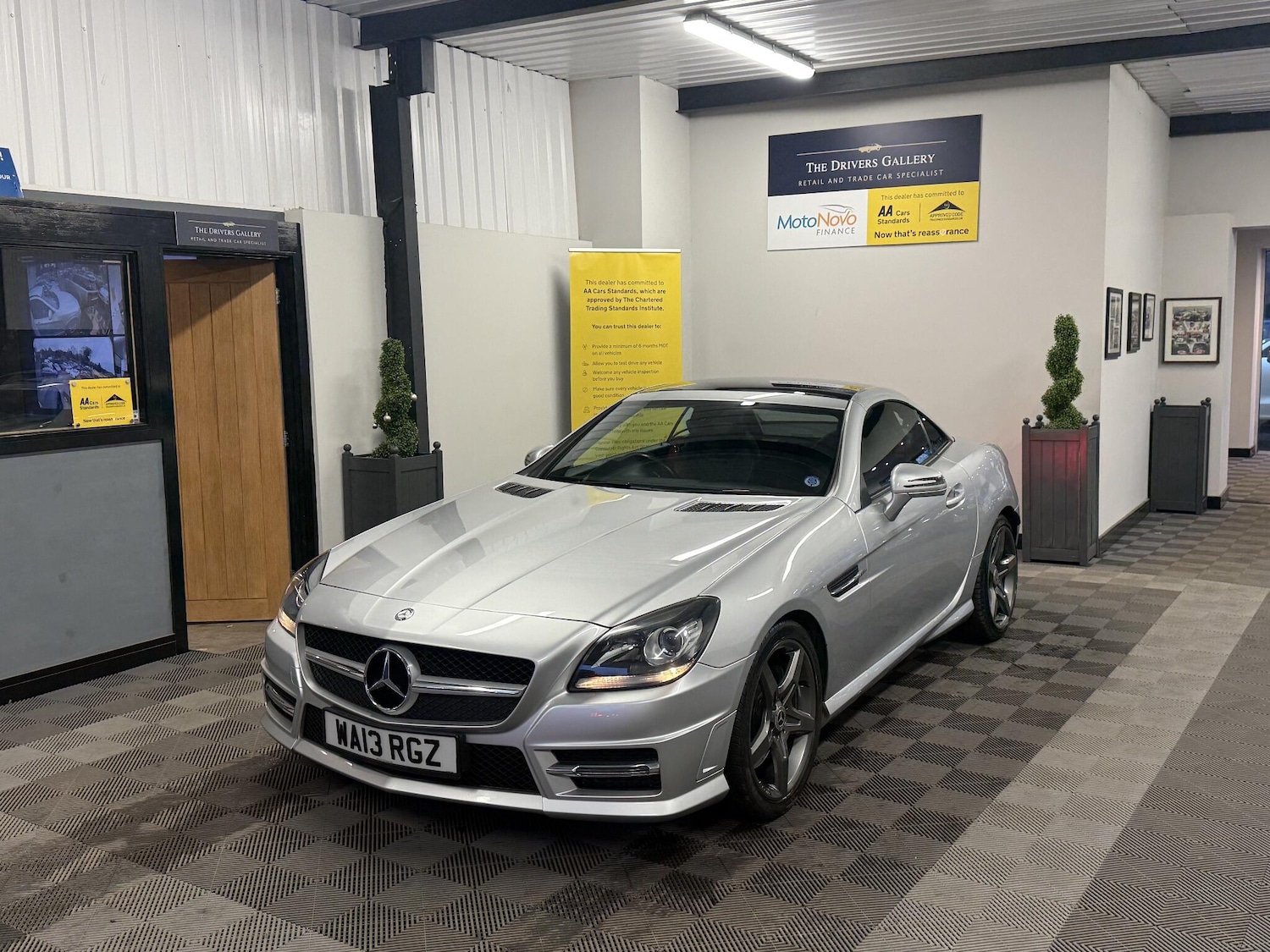 Used Mercedes-Benz SLK 2013 for sale - 77387316: Photo 3