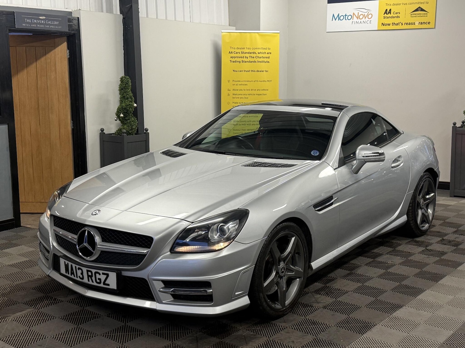 Used Mercedes-Benz SLK 2013 for sale - 77387316: Photo 30