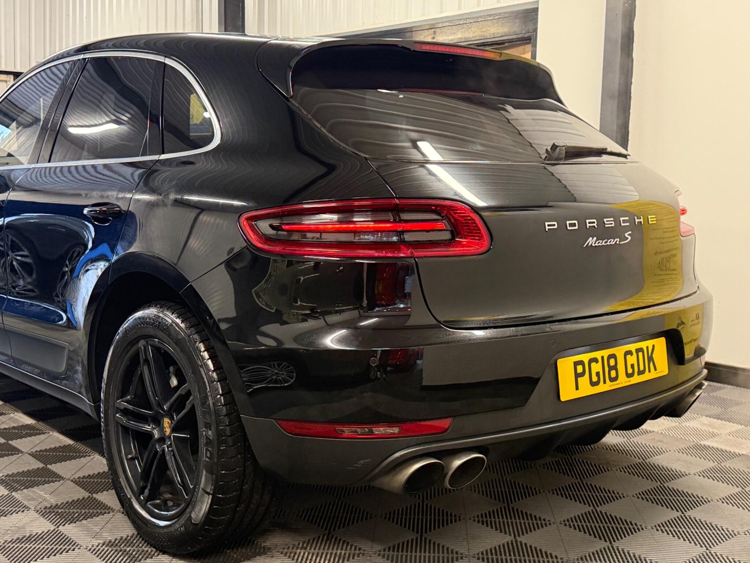 Used Porsche Macan 2018 for sale - 76549522: Photo 11