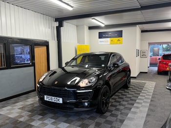 Used Porsche Macan 2018 for sale - 76549522: Photo