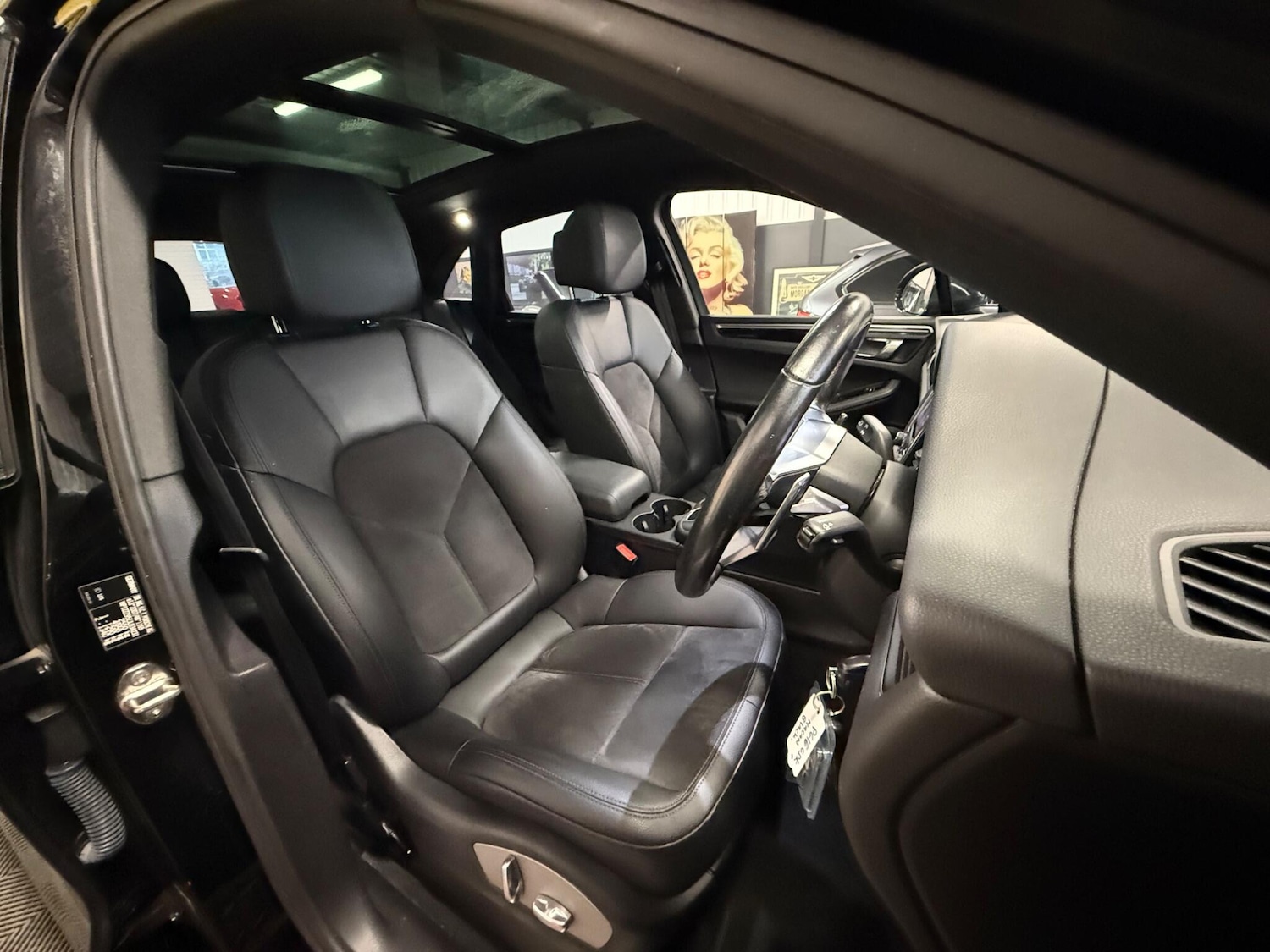 Used Porsche Macan 2018 for sale - 76549522: Photo 21