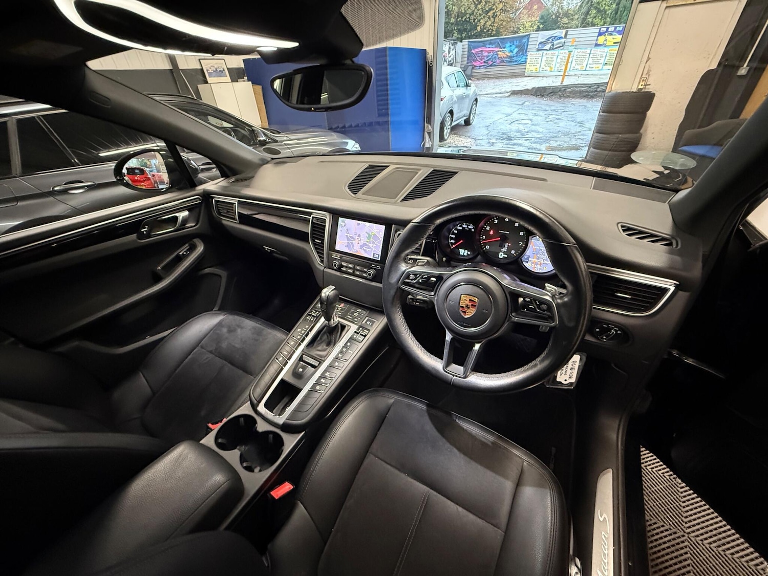 Used Porsche Macan 2018 for sale - 76549522: Photo 22