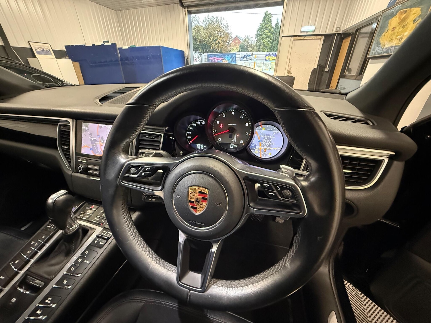 Used Porsche Macan 2018 for sale - 76549522: Photo 24