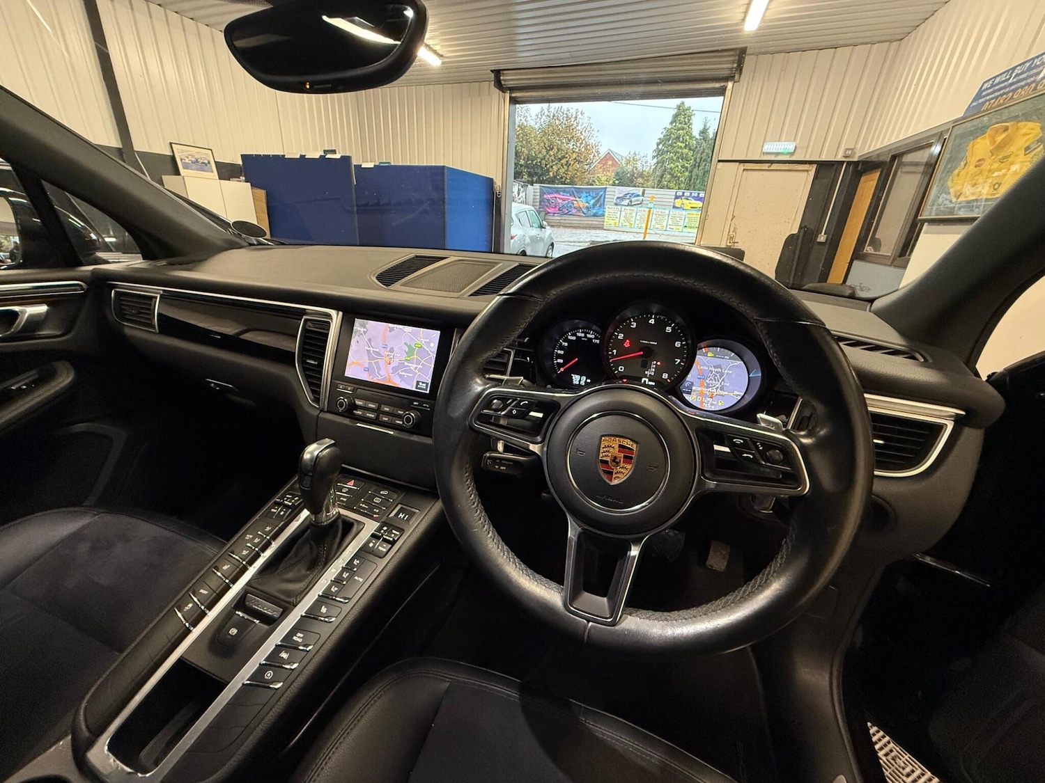 Used Porsche Macan 2018 for sale - 76549522: Photo 25