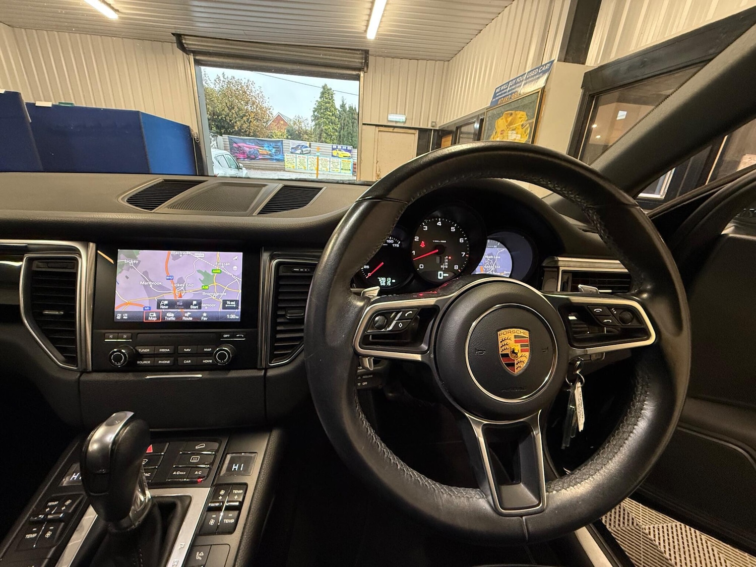 Used Porsche Macan 2018 for sale - 76549522: Photo 27