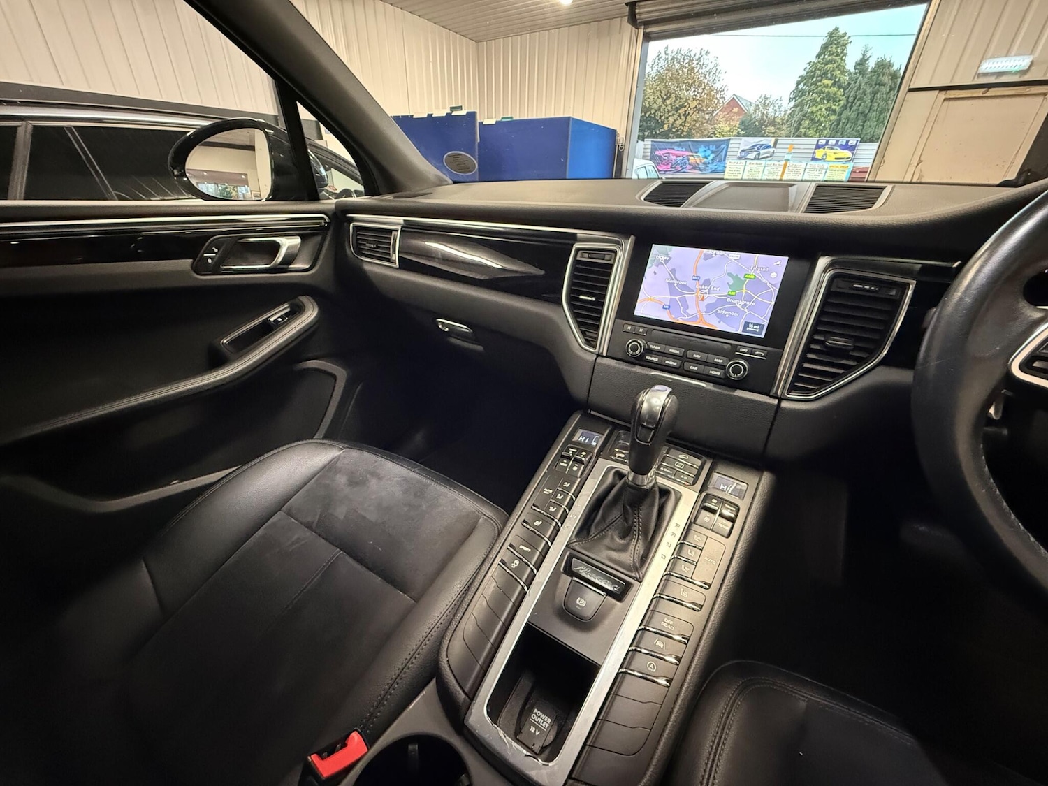 Used Porsche Macan 2018 for sale - 76549522: Photo 28