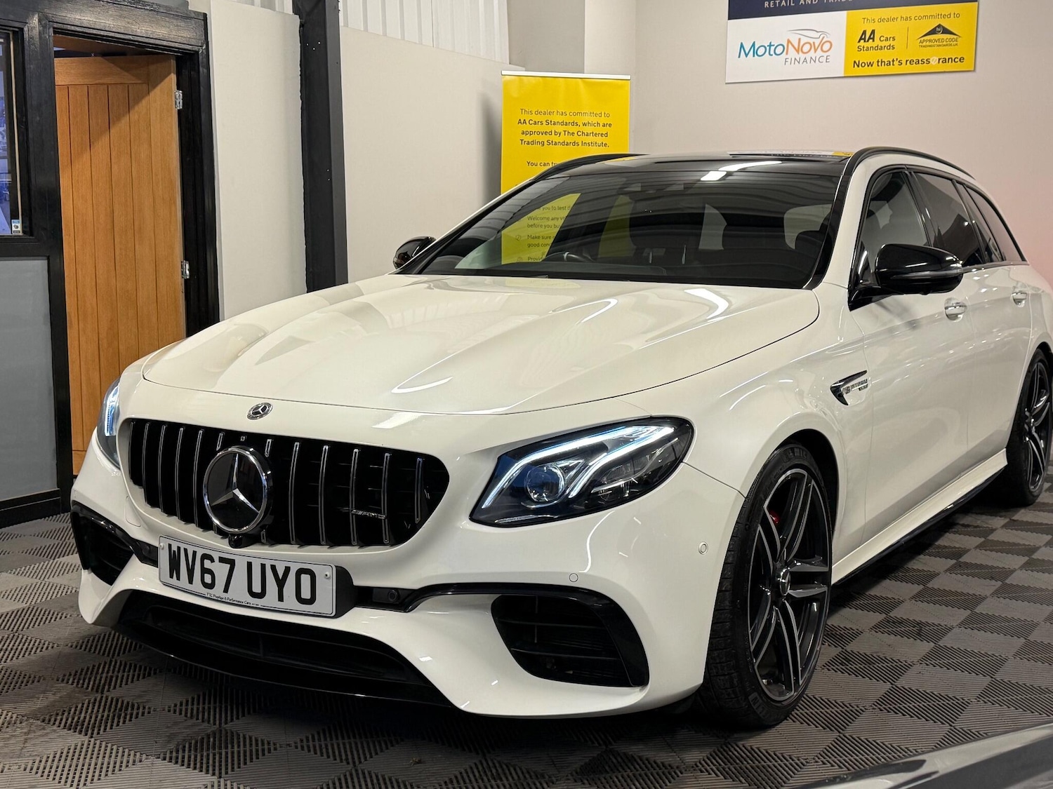 Used Mercedes-Benz E Class 2017 for sale - 76591934: Photo 32